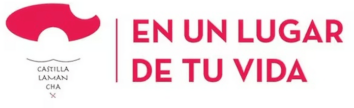 Logotipo de Turismo Castilla-La Mancha: En un lugar de tu vida
